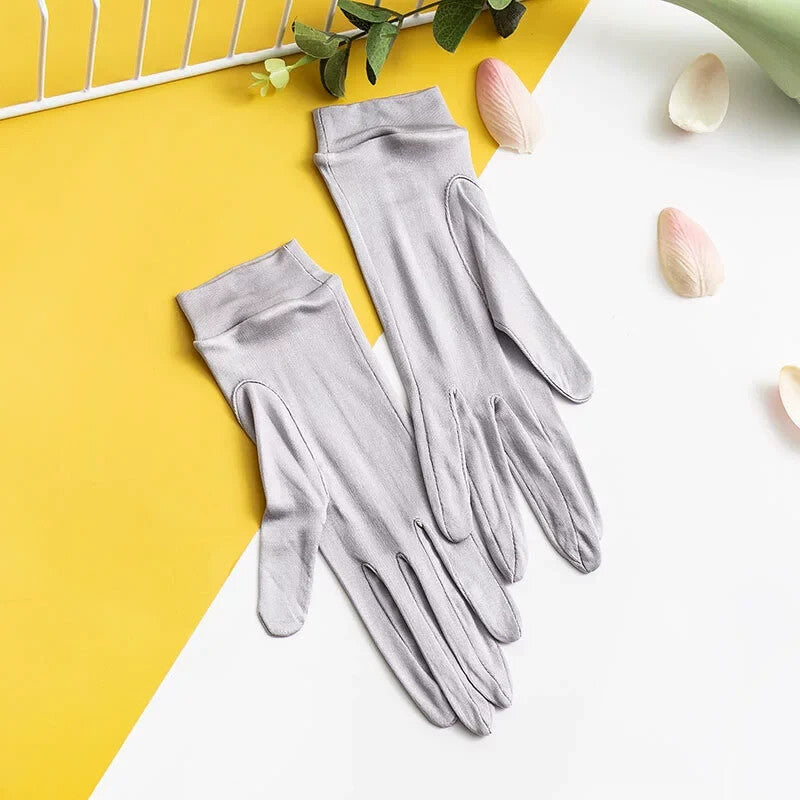 Gray silk sleep gloves